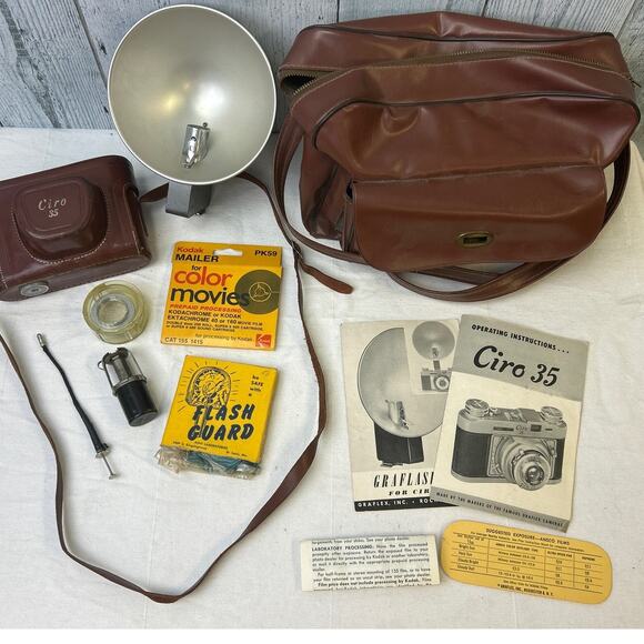 Ciro Other - Vintage Ciro 35 Leather Case Bulb Flash Film Case w Photography Accessories